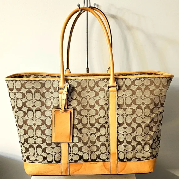 Coach Signature Boston Travel Bag - Picture 2 of 15